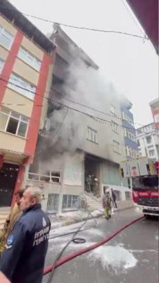 İstanbul- Bağcılarda iş yerinde çıkan yangın kısa süreli paniğe neden oldu