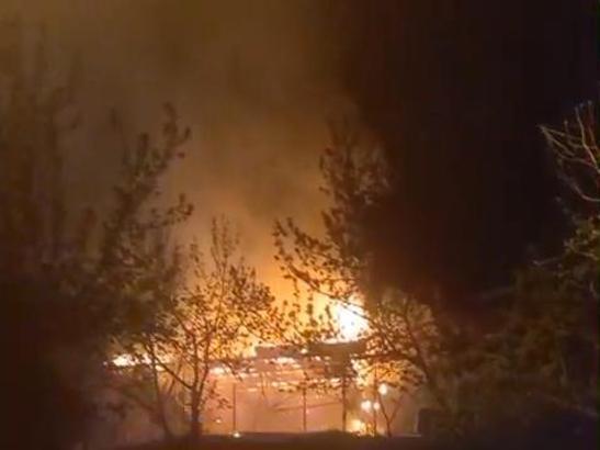 Bursa’da barakada çıkan yangın ormana sıçramadan söndürüldü