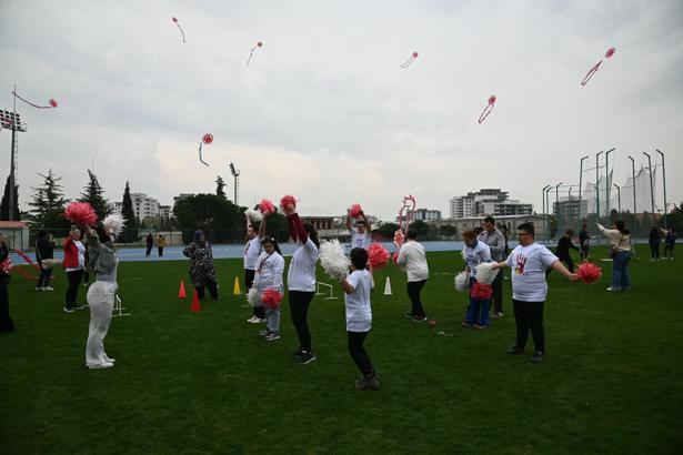 Manisa'da özel bireyler için uçurtma şenliği