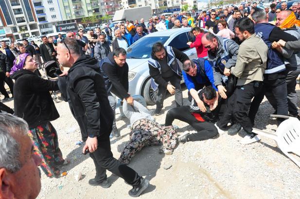 Manisa'da deve güreşinde arbede