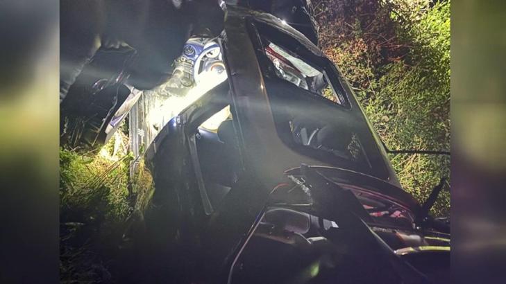 Bilecik’te otomobil tarlaya devrildi; 2 yaralı