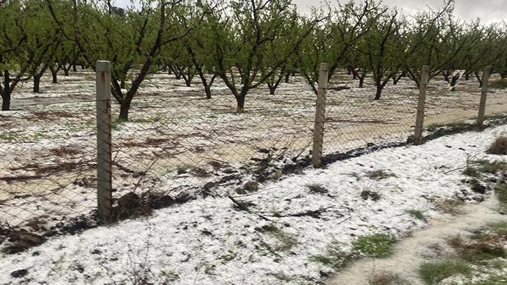 Çanakkale’de dolu yağışı etkili oldu