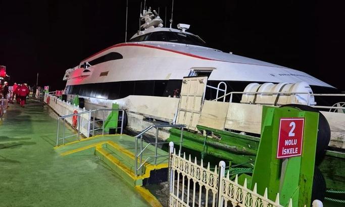 BUDO deniz otobüsünde yangın: 4 yolcu dumandan etkilendi (2)