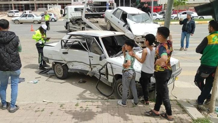 Şanlıurfa'da otomobiller çarpıştı: 8 yaralı