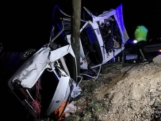 Malatya'da otomobil direğe çarptı; Zeydanur öldü, anne ve babası yaralandı