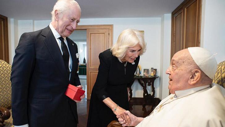 Kral Charles ve Kraliçe Camilla, Papa'yı ziyaret etti