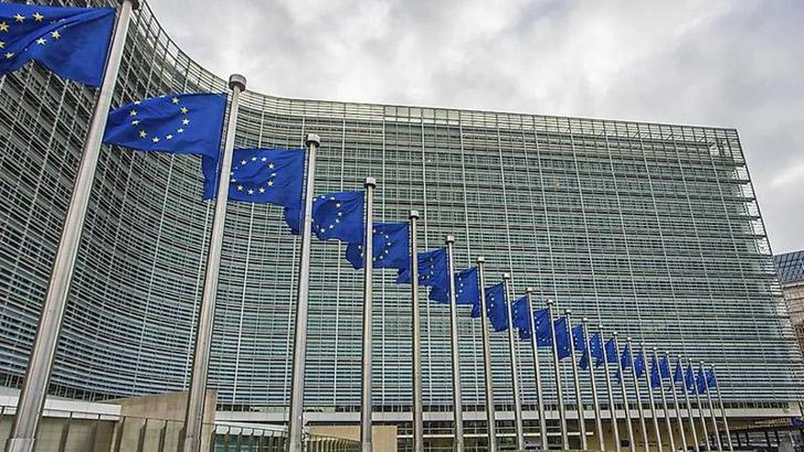 Avrupa Birliği, ABD'ye karşı hazırladığı tarife tedbirlerini askıya alacak