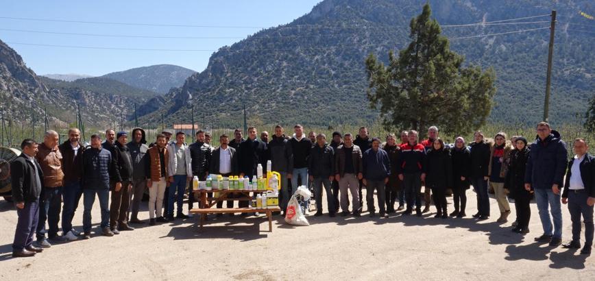 Elma üreticisine uygulamalı eğitim