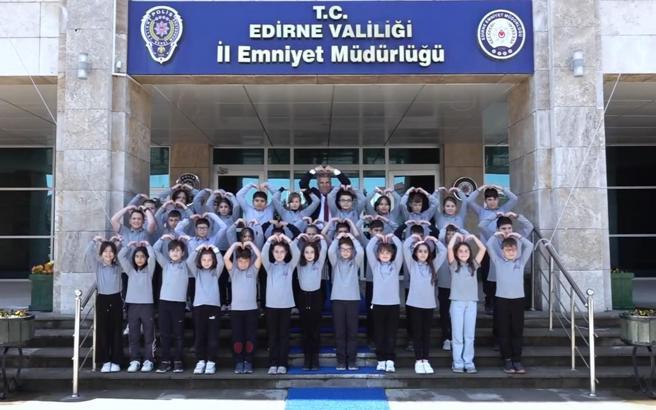 Edirne’de ilkokul öğrencilerinden polislere özel video klip