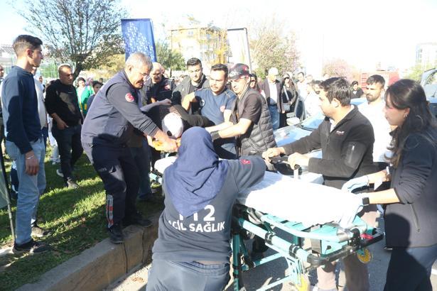 Park halindeyken harekete geçen otomobile başka araç çarptı: 3 yaralı