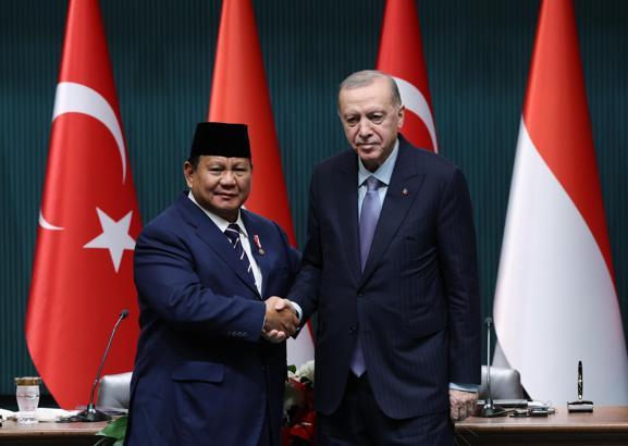 Cumhurbaşkanı Erdoğan: Endonezya ile savunma sanayinden enerjiye yeni iş birliği imkanlarını değerlendirdik