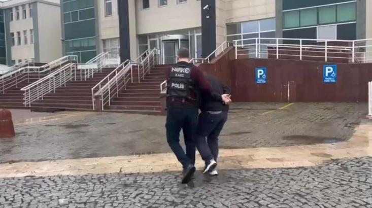 İranlı yolcunun makatından uyuşturucu çıktı