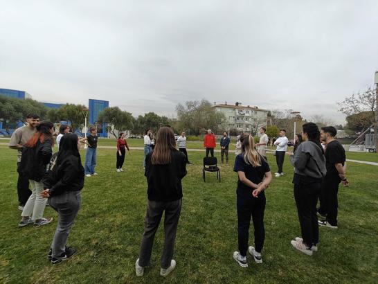 EÜ'de ERASMUS öğrencilerine 'Türkçe konuşma ve Türk halk dansları' eğitimi