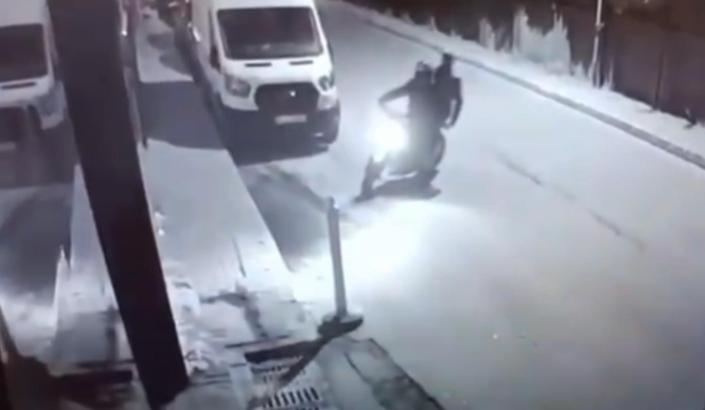 İstanbul - Sarıyer’de villaların olduğu siteye el bombalı saldırı kamerada