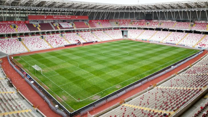 Sivas 4 Eylül Stadı Sivasspor-Fenerbahçe maçına hazırlanıyor