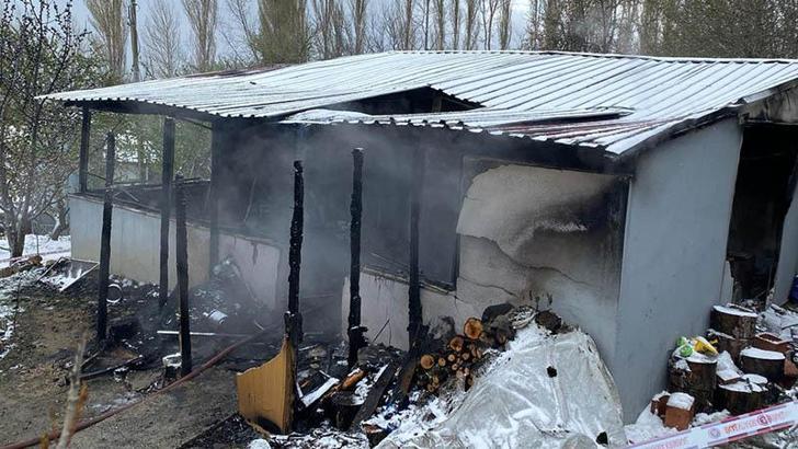 Prefabrik evde çıkan yangında 2 çocuk öldü