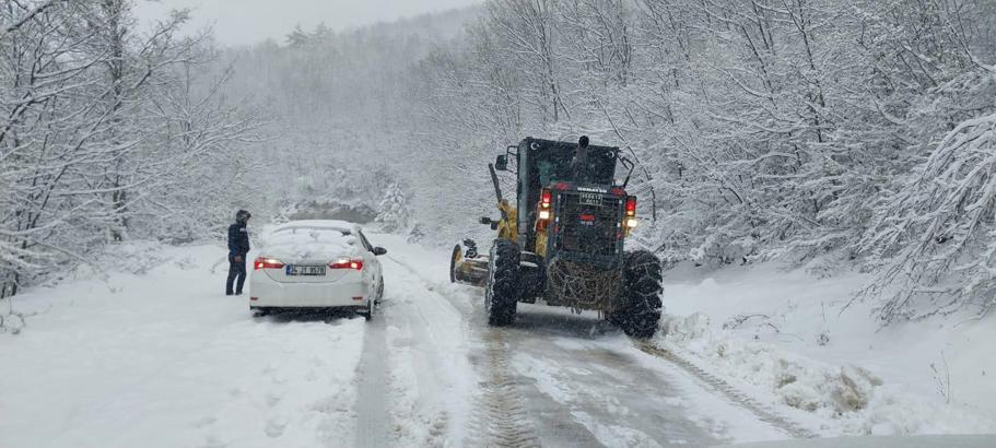 Amasya’da 63 köy yolu kardan kapandı