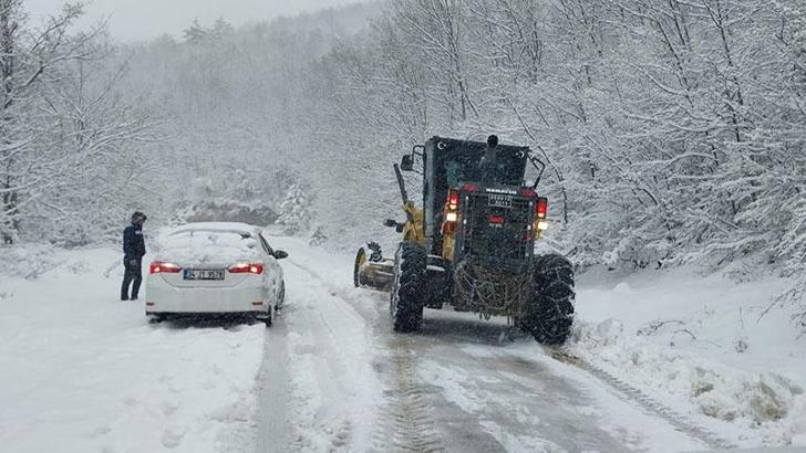 Amasya’da 63 köy yolu kardan kapandı