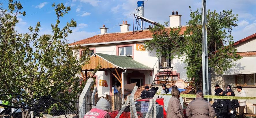 Eşini öldürüp, intihar etti