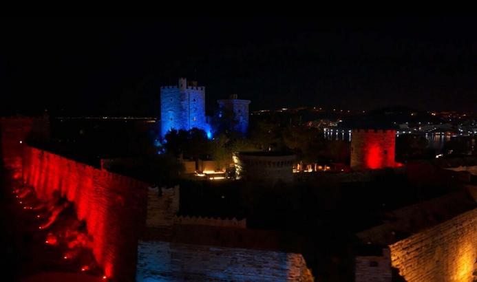 Bodrum Kalesi'ne, Polis Teşkilatı'nın 180. yılına özel ışıklandırma