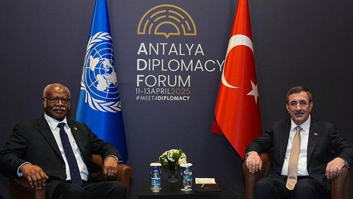 Cevdet Yılmaz, BM 79'uncu Genel Kurul Başkanı Yang ile bir araya geldi