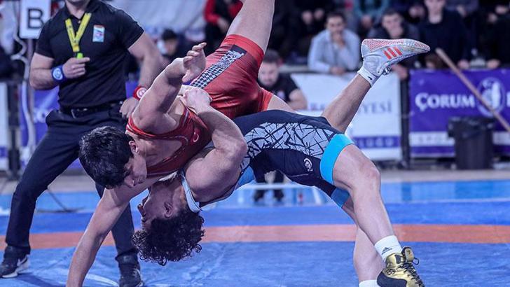 U20 Grekoromen Stil Güreş Türkiye Şampiyonası’nda ilk gün sona erdi