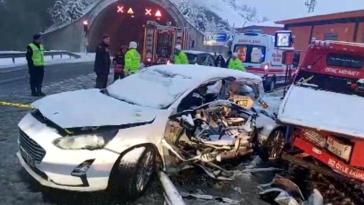 Çekiciye çarpan otomobilin sürücüsü öldü