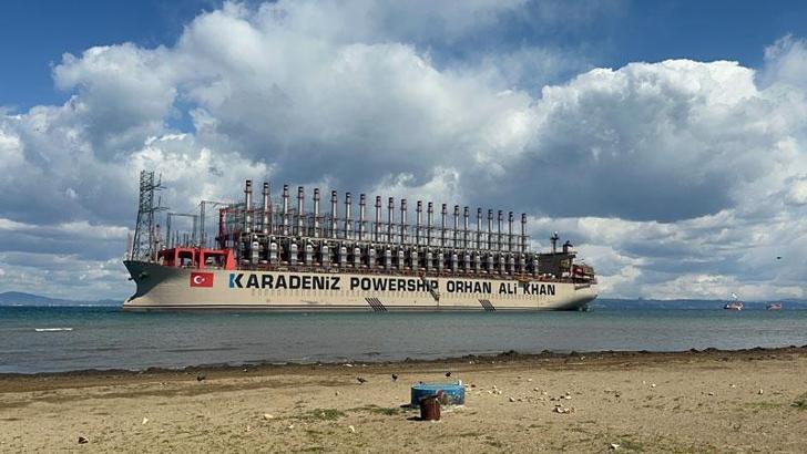 Yalova'da karaya oturan 289 metrelik enerji gemisi kendiliğinden kurtuldu