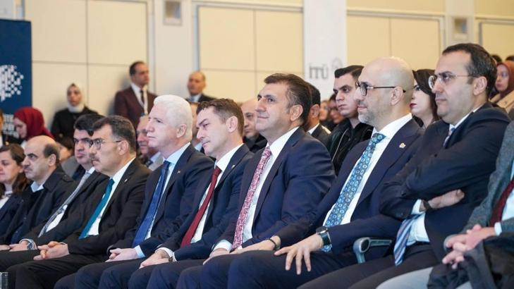 İstanbul- Vali Gül: Türkiye, her alanda olduğu gibi yapay zekada da işin üreticisi olmak istiyor