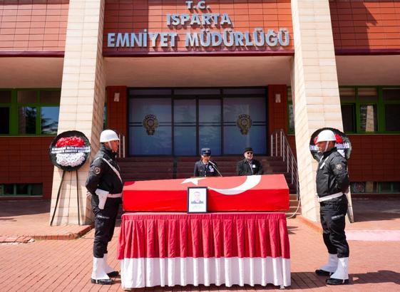 Komiser, otomobilinin dereye uçtuğu kazada hayatını kaybetti (2)