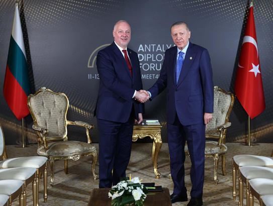 Cumhurbaşkanı Erdoğan'dan ADF'de diplomasi trafiği