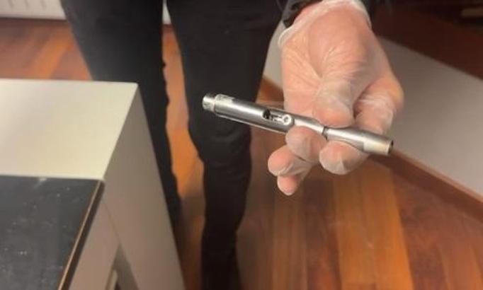 Uyuşturucu operasyonunda kalem görünümlü silah ele geçirildi