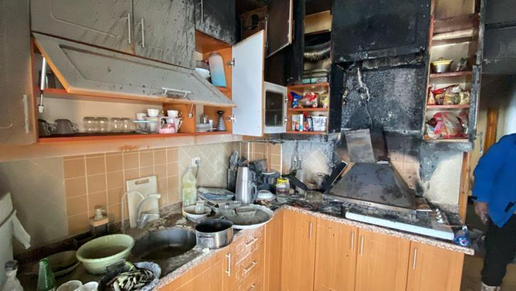 Daire yangınında 3'ü çocuk, 4 kişi dumandan etkilendi