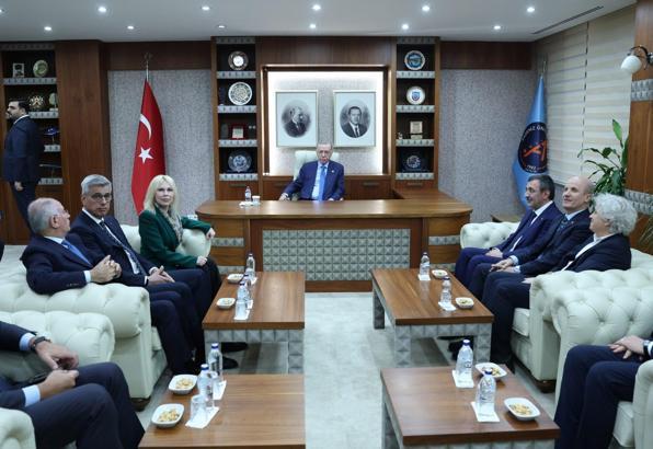 Cumhurbaşkanı Erdoğan Antalya Havalimanı'nda yeni terminal binalarını açtı (2)