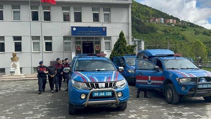 Yasa dışı yollarla ülkeye girip kaybolan 4 kişi, bulunup tutuklandı