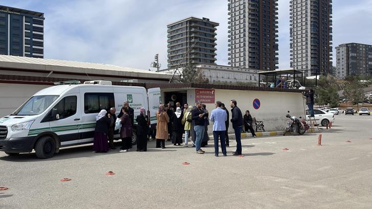 Sokak köpeklerinden kaçarken araç çarpan üniversiteli Sevda, yaşamını yitirdi