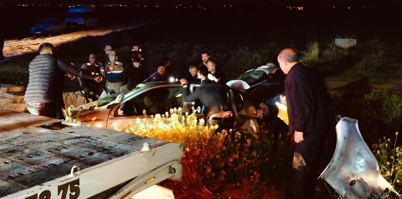 Şanlıurfa’da iki otomobil kafa kafaya çarpıştı: 1 ölü, 7 yaralı
