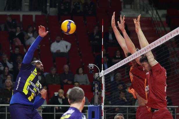 Galatasaray, seride 1-0 öne geçti