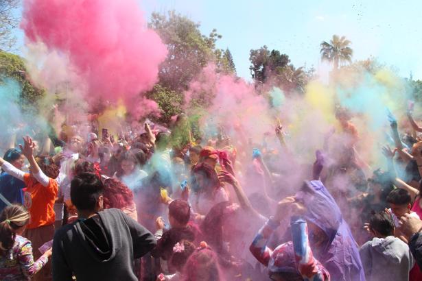 Portakal Çiçeği Karnavalında 'Rengarenk Fest' coşkusu