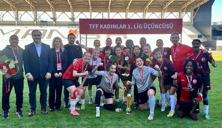 1207 Antalya KFK, Kadın Futbol Süper Ligi’ne yükseldi