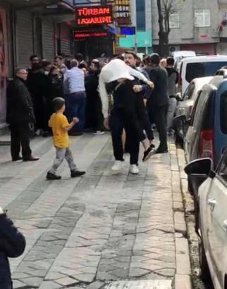 İstanbul -Sultangazi'de düğün salonunda çıkan kavga sokağa taştı