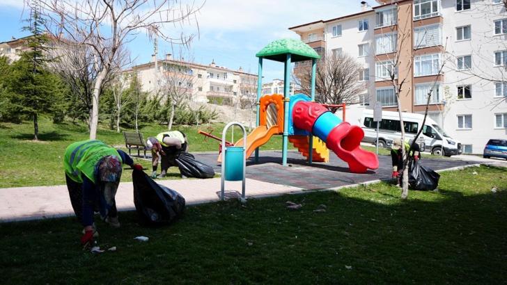 Niğde’de parklarda bahar temizliği başladı