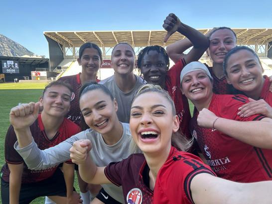 1207 Antalya Kadın Futbol Kulübü yeniden Süper Lig'de