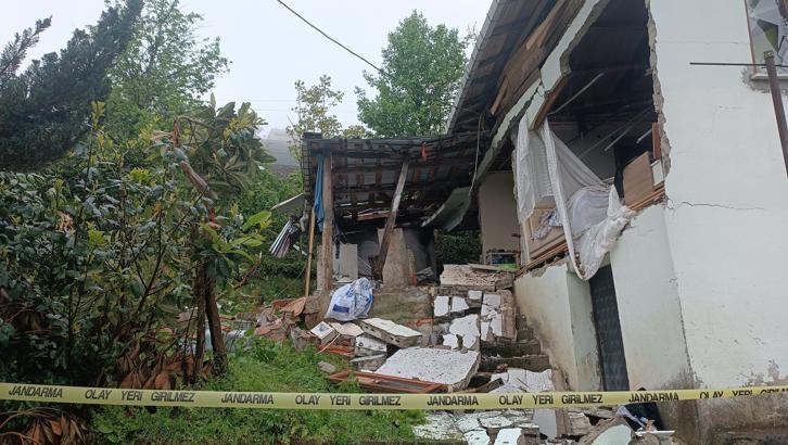 Trabzon'da evde gaz sıkışması sonucu patlama; 1 yaralı / Ek fotoğraflar