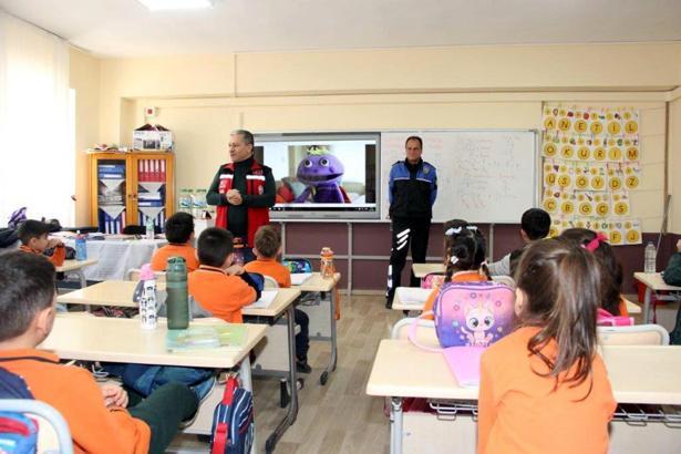 Kırklareli'de ilkokul öğrencilerine akran zorbalığı eğitimi