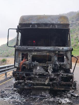 Şırnak'ta akaryakıt tankeri yandı