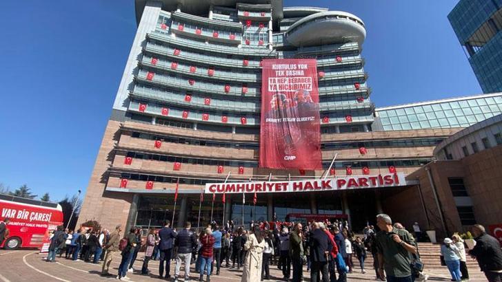 CHP Genel Merkezi'nde imza kampanyası