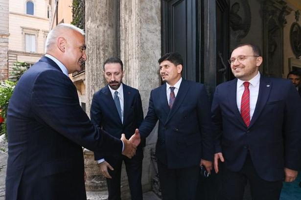 Albayrak Grubu hat eserlerini Roma’da sanatseverlerle buluşturdu