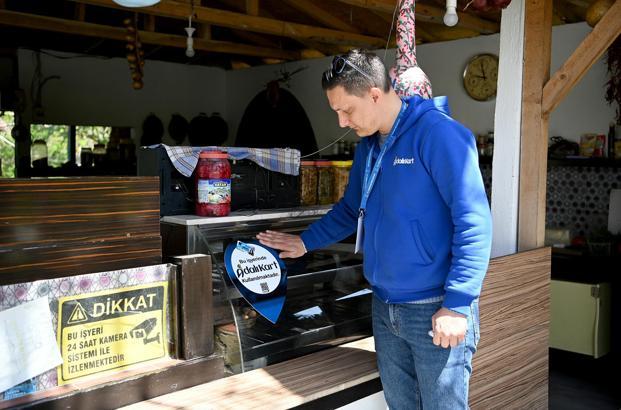 Kuşadası'nda 'Adalı Kart'a üye iş yeri ağı genişliyor