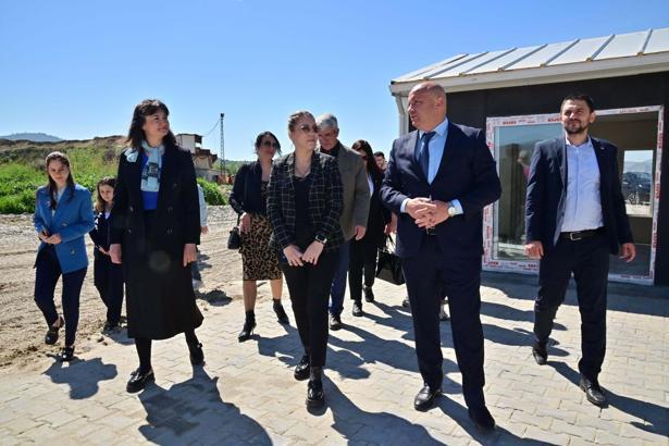 Sokak Hayvanları Komisyonu, Gölmarmara'da incelemelerde bulundu